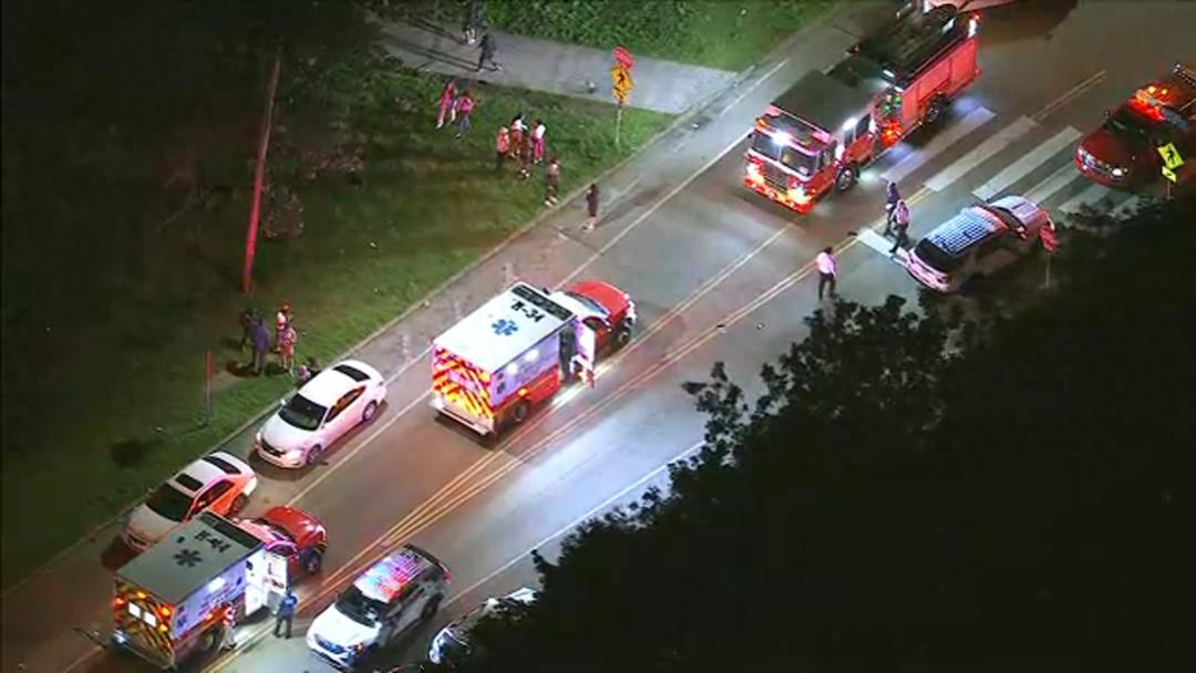 26日晚，美国费城一公园发生大规模枪击事件，造成2人死亡，至少9人受伤。