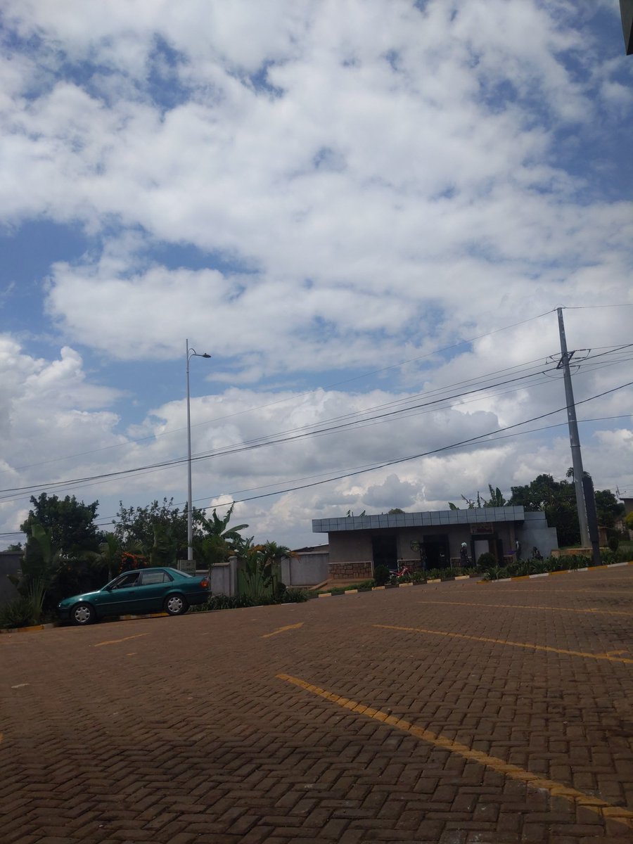 BngRwanda's tweet photo. @joselyinechap Fotora ikirerekiri imbereyawe turebe ukohasa! https://t.co/037aUgmEYS