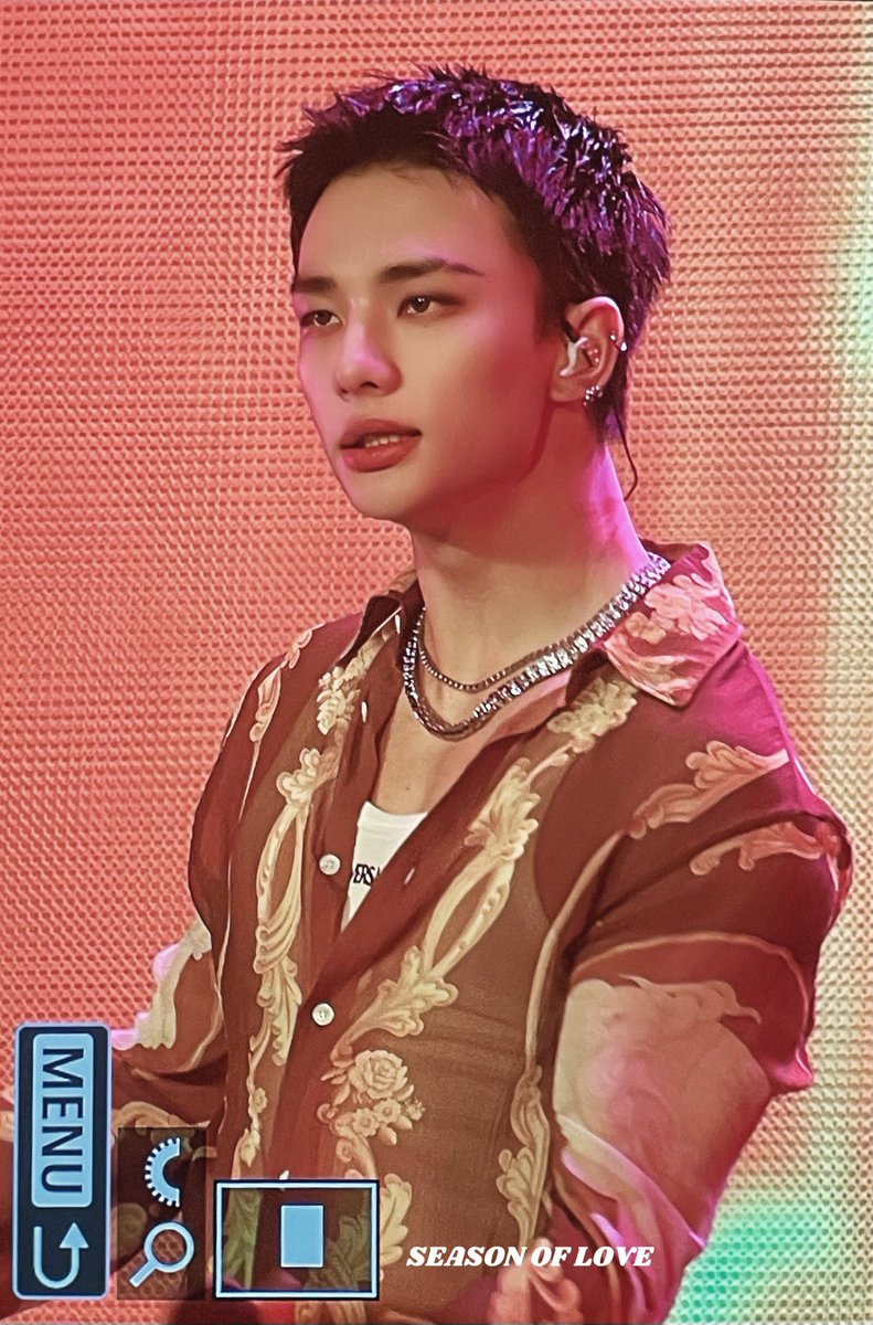 hyunjin 💭 "my hair grew a lot right? i'm really growing it with love..."