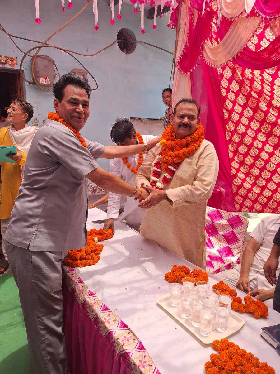 MLA Ch. Surendra Kumar (@mlasurendrakr) on Twitter photo рдЧреЛрдХрд▓рдкреБрд░ рд╡рд┐рдзрд╛рдирд╕рднрд╛ рдХреНрд╖реЗрддреНрд░ рдХреЗ рдЧрд▓реА рдиреж 6A, C- рдмреНрд▓реЙрдХ рдореАрддрдирдЧрд░ рдореЗрдВ рджрд┐рд▓реНрд▓реА рдЬрд▓ рдмреЛрд░реНрдб рдХреЗ рдЕрдзрд┐рдХрд╛рд░рд┐рдпреЛрдВ рдХреЗ рд╕рд╛рде рдХреНрд╖реЗрддреНрд░реАрдп рджреМрд░рд╛ рдХрд┐рдпрд╛ рдЧрдпрд╛ред рдЗрд╕ рджреМрд░рд╛рди рд╕реНрдерд╛рдиреАрдп рдирд┐рд╡рд╛рд╕рд┐рдпреЛрдВ рд╕реЗ рд╕рдВрд╡рд╛рдж рдХрд░ рдЙрдирдХреА рдЬрд▓ рдЖрдкреВрд░реНрддрд┐ рдПрд╡рдВ рдЕрдиреНрдп рд╕рдорд╕реНрдпрд╛рдУрдВ рдХреЛ рдзреНрдпрд╛рдирдкреВрд░реНрд╡рдХ рд╕реБрдирд╛ рдЧрдпрд╛ред рд╕рдВрдмрдВрдзрд┐рдд рдЕрдзрд┐рдХрд╛рд░рд┐рдпреЛрдВ рдХреЛ рдирд┐рд░реНрджреЗрд╢ рджрд┐рдП рдЧрдП рдХрд┐ рд╕рднреА рд╕рдорд╕реНрдпрд╛рдУрдВ рдХрд╛ рдЧреЛрдХрд▓рдкреБрд░ рд╡рд┐рдзрд╛рдирд╕рднрд╛ рдХреНрд╖реЗрддреНрд░ рдХреЗ рдЧрд▓реА рдиреж 6A, C- рдмреНрд▓реЙрдХ рдореАрддрдирдЧрд░ рдореЗрдВ рджрд┐рд▓реНрд▓реА рдЬрд▓ рдмреЛрд░реНрдб рдХреЗ рдЕрдзрд┐рдХрд╛рд░рд┐рдпреЛрдВ рдХреЗ рд╕рд╛рде рдХреНрд╖реЗрддреНрд░реАрдп рджреМрд░рд╛ рдХрд┐рдпрд╛ рдЧрдпрд╛ред рдЗрд╕ рджреМрд░рд╛рди рд╕реНрдерд╛рдиреАрдп рдирд┐рд╡рд╛рд╕рд┐рдпреЛрдВ рд╕реЗ рд╕рдВрд╡рд╛рдж рдХрд░ рдЙрдирдХреА рдЬрд▓ рдЖрдкреВрд░реНрддрд┐ рдПрд╡рдВ рдЕрдиреНрдп рд╕рдорд╕реНрдпрд╛рдУрдВ рдХреЛ рдзреНрдпрд╛рдирдкреВрд░реНрд╡рдХ рд╕реБрдирд╛ рдЧрдпрд╛ред рд╕рдВрдмрдВрдзрд┐рдд рдЕрдзрд┐рдХрд╛рд░рд┐рдпреЛрдВ рдХреЛ рдирд┐рд░реНрджреЗрд╢ рджрд┐рдП рдЧрдП рдХрд┐ рд╕рднреА рд╕рдорд╕реНрдпрд╛рдУрдВ рдХрд╛