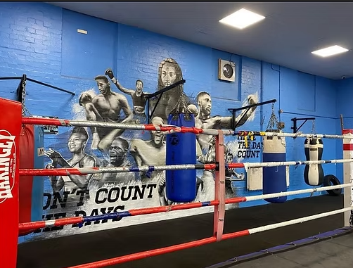 TottenhamSports's tweet photo. #Boxing at #TottenhamCommunitySportsCentre with local hero #KingsleyOkolie
Mon to Fri from:
3.30pm

For more information call 02088016401 and ask for Kingsley of leave a message

#boxingclub #boxingtraining #Tottenham #Haringey #NorthLondon https://t.co/arD48OZRQH