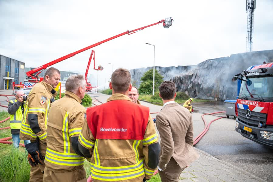 LINQ Media tweet media