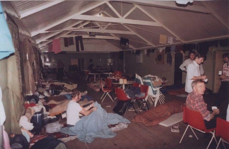 On this day in 1982, the Battle of Goose Green concluded with a decisive British victory and the surrender of up to 1,400 Argentine troops.

Today, the Falklands remember those who served at Goose Green and their efforts in liberating Islanders held captive. 🇫🇰🇬🇧

#Falklands43