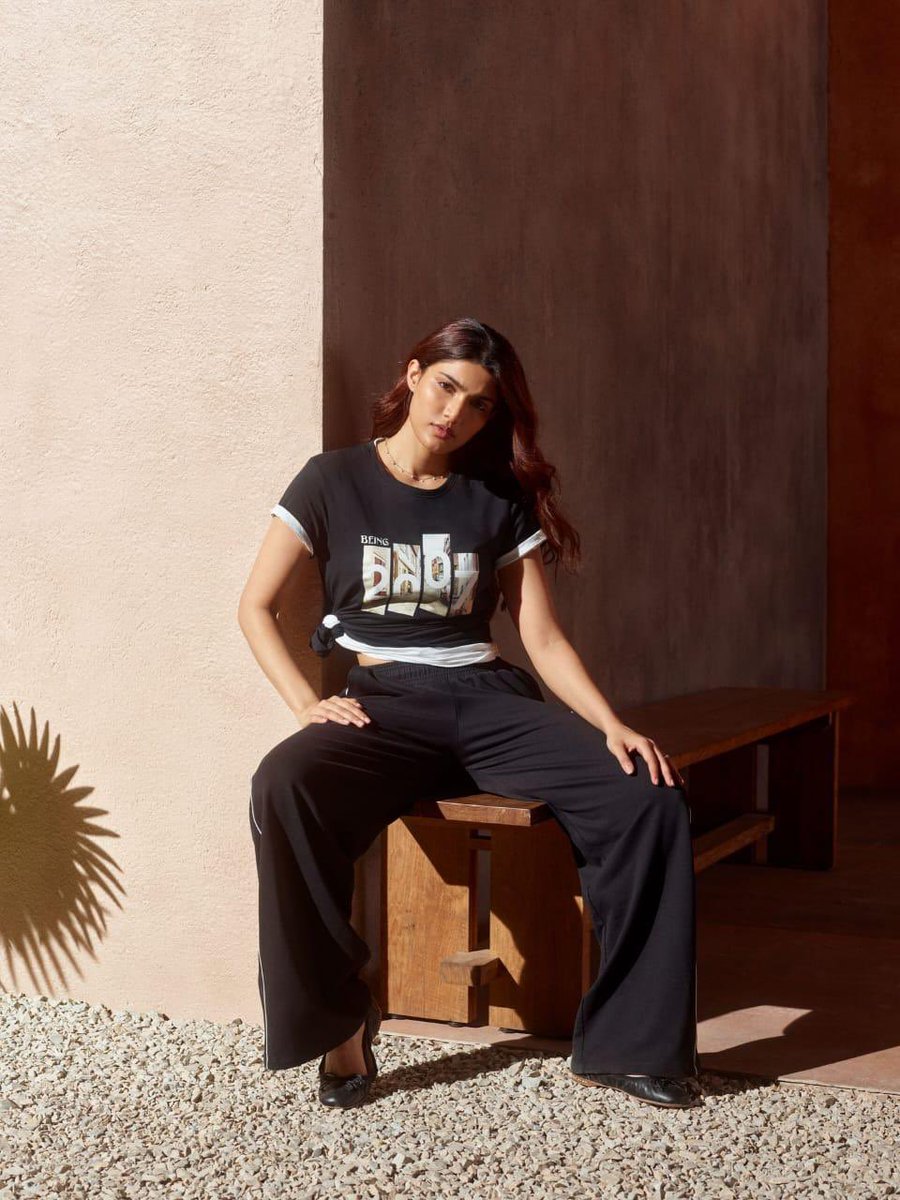 ipopdiaries's tweet image. Easy, breezy, and effortlessly stylish !@alizehagnihotri makes every moment her own 🍃✨

#MoodSetter #AlizehAgnihotri #Fashion #Style