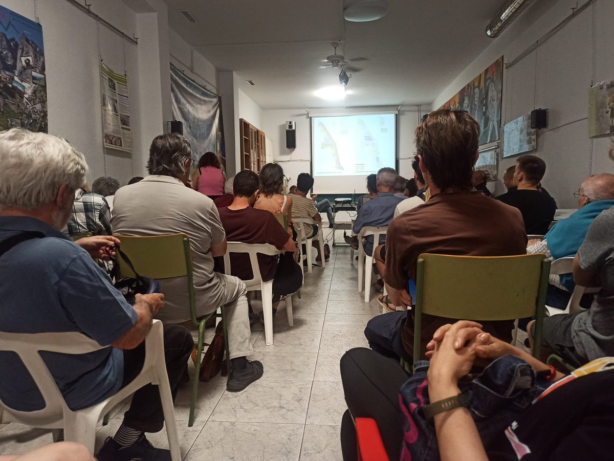 Interessant assemblea en l'Associació Veïnal de Benimaclet, per a preparar les al·legacions a presentar dins del període d'Exposició Pública del PAI de Benimaclet.