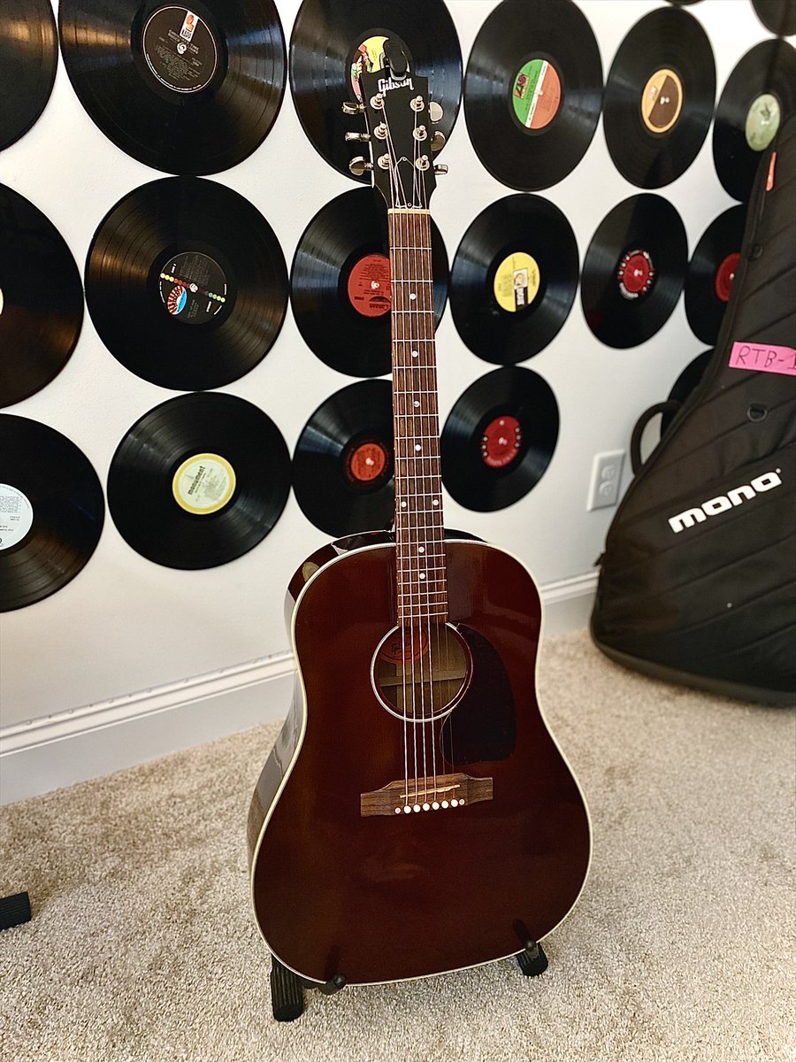 collinrolf's tweet photo. @gibsonguitar appreciation post 
#J45 #Workhorse https://t.co/GKA8frWhIA