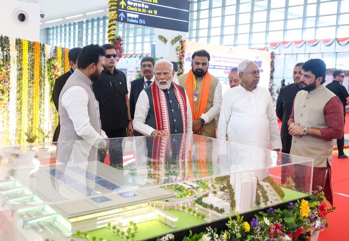 Airports Authority of India (@aai_official) on Twitter photo рдЖрдЬ #рдмрд┐рд╣рд╛рд░ рд╕реНрдерд┐рдд #рднрд╛рд╡рд┐рдкреНрд░рд╛ рдХреЗ #рдкрдЯрдирд╛ рд╣рд╡рд╛рдИрдЕрдбреНрдбреЗ <a href="/aaipatairport/">Patna Airport</a> рдХреЗ рдирд╡-рдирд┐рд░реНрдорд┐рдд рдЯрд░реНрдорд┐рдирд▓ рднрд╡рди рдХрд╛ рдЙрджреНрдШрд╛рдЯрди рдорд╛рдирдиреАрдп рдкреНрд░рдзрд╛рдирдордВрддреНрд░реА, рд╢реНрд░реА <a href="/narendramodi/">Narendra Modi</a> рдЬреА рджреНрд╡рд╛рд░рд╛ рдХрд┐рдпрд╛ рдЧрдпрд╛ред рдЗрд╕ рдЕрд╡рд╕рд░ рдкрд░, рдорд╛рдирдиреАрдп рдХреЗрдВрджреНрд░реАрдп рдирд╛рдЧрд░ рд╡рд┐рдорд╛рдирди рдордВрддреНрд░реА, рд╢реНрд░реА <a href="/RamMNK/">Ram Mohan Naidu Kinjarapu</a> рдЬреА рдиреЗ рдорд╛рдирдиреАрдп рдкреНрд░рдзрд╛рдирдордВрддреНрд░реА рдЬреА рдХреЛ #рдкрдЯрдирд╛ рд╣рд╡рд╛рдИрдЕрдбреНрдбреЗ рдХреЗ рдирдП рдЯрд░реНрдорд┐рдирд▓ рдЖрдЬ #рдмрд┐рд╣рд╛рд░ рд╕реНрдерд┐рдд #рднрд╛рд╡рд┐рдкреНрд░рд╛ рдХреЗ #рдкрдЯрдирд╛ рд╣рд╡рд╛рдИрдЕрдбреНрдбреЗ <a href="/aaipatairport/">Patna Airport</a> рдХреЗ рдирд╡-рдирд┐рд░реНрдорд┐рдд рдЯрд░реНрдорд┐рдирд▓ рднрд╡рди рдХрд╛ рдЙрджреНрдШрд╛рдЯрди рдорд╛рдирдиреАрдп рдкреНрд░рдзрд╛рдирдордВрддреНрд░реА, рд╢реНрд░реА <a href="/narendramodi/">Narendra Modi</a> рдЬреА рджреНрд╡рд╛рд░рд╛ рдХрд┐рдпрд╛ рдЧрдпрд╛ред рдЗрд╕ рдЕрд╡рд╕рд░ рдкрд░, рдорд╛рдирдиреАрдп рдХреЗрдВрджреНрд░реАрдп рдирд╛рдЧрд░ рд╡рд┐рдорд╛рдирди рдордВрддреНрд░реА, рд╢реНрд░реА <a href="/RamMNK/">Ram Mohan Naidu Kinjarapu</a> рдЬреА рдиреЗ рдорд╛рдирдиреАрдп рдкреНрд░рдзрд╛рдирдордВрддреНрд░реА рдЬреА рдХреЛ #рдкрдЯрдирд╛ рд╣рд╡рд╛рдИрдЕрдбреНрдбреЗ рдХреЗ рдирдП рдЯрд░реНрдорд┐рдирд▓