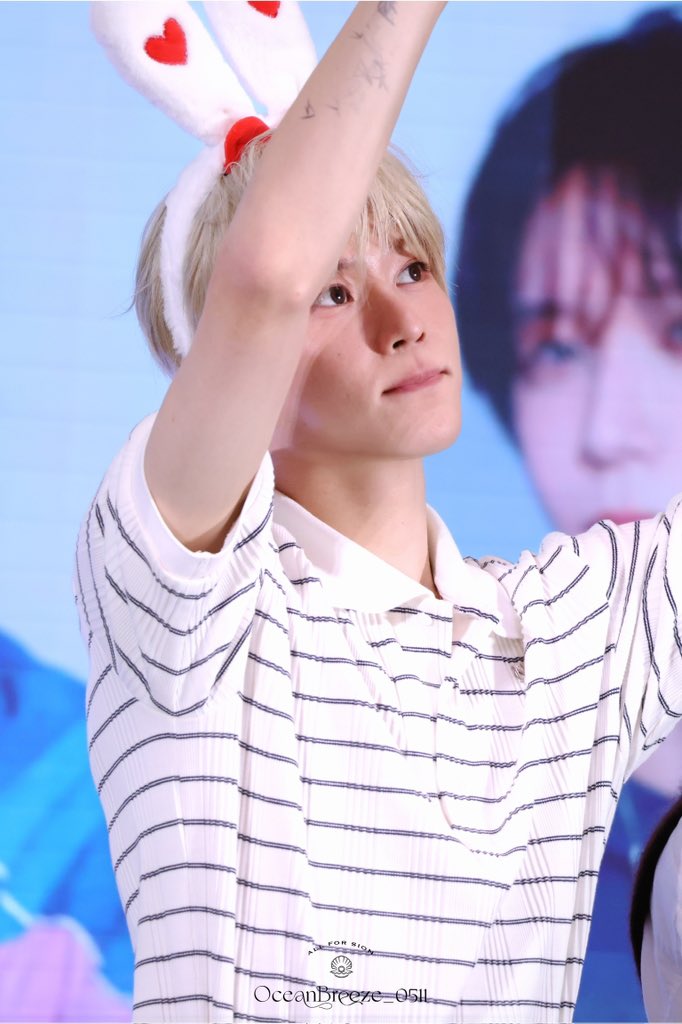 250529
🍓🐰

#시온 #SION #シオン #NCT #NCTWISH #엔시티위시