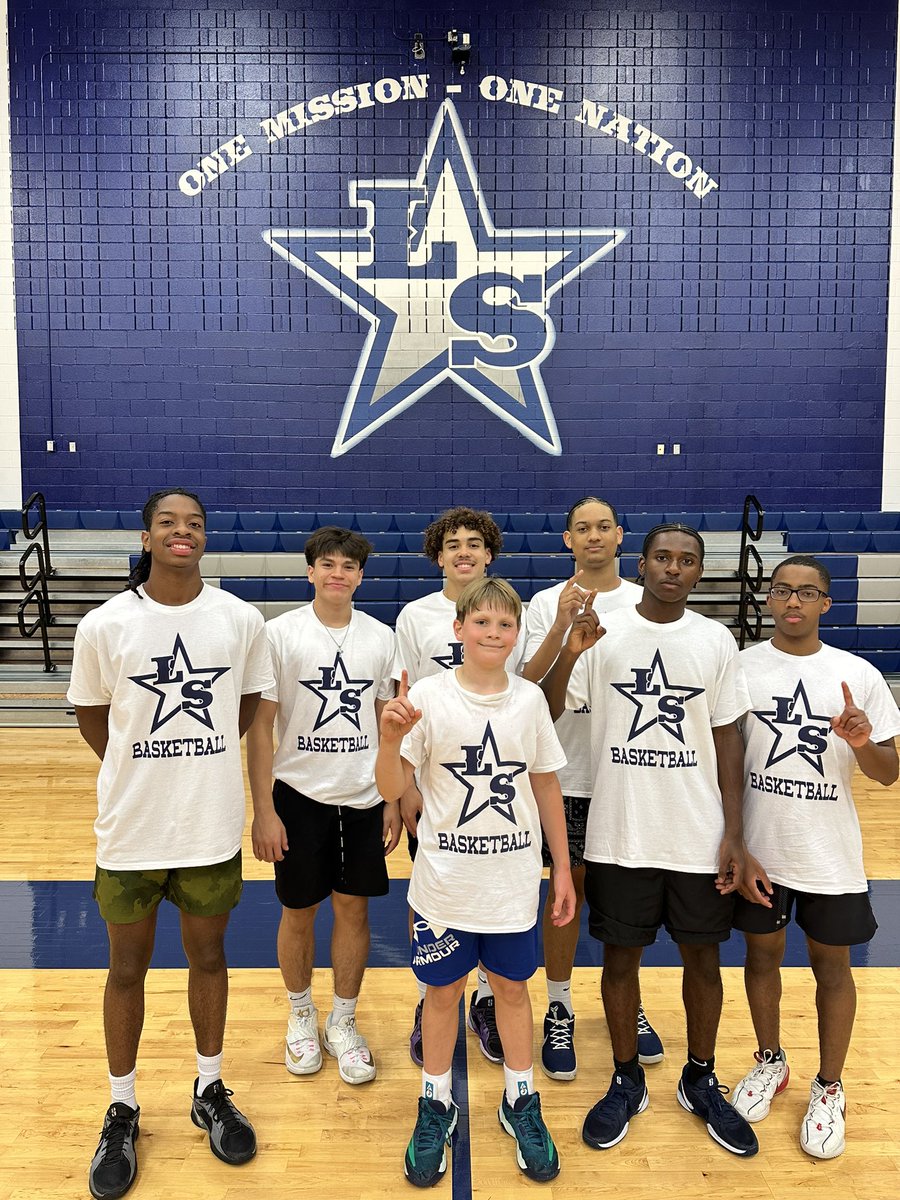 Jarred Hawkins (@thecoachhawkins) on Twitter photo The Throne has been taken over <a href="/LSHS_BBall/">Lone Star Basketball</a> Camp Session 1️⃣! Congratulations to our King 🤴 of the Court: Stefan!
#DUBS #FutureRangerHoopers The Throne has been taken over <a href="/LSHS_BBall/">Lone Star Basketball</a> Camp Session 1️⃣! Congratulations to our King 🤴 of the Court: Stefan!
#DUBS #FutureRangerHoopers