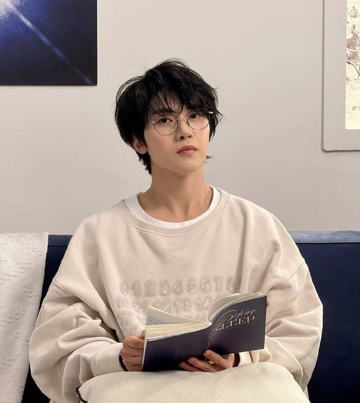 haoismywife's tweet photo. a filo #mattparkz/ #geonmaet filo au wherein...

zai (matt) has been hopelessly in love with his childhood friend jax (pgw), who  keeps on crawling back to his cheating partner. https://t.co/OVN20QKghd