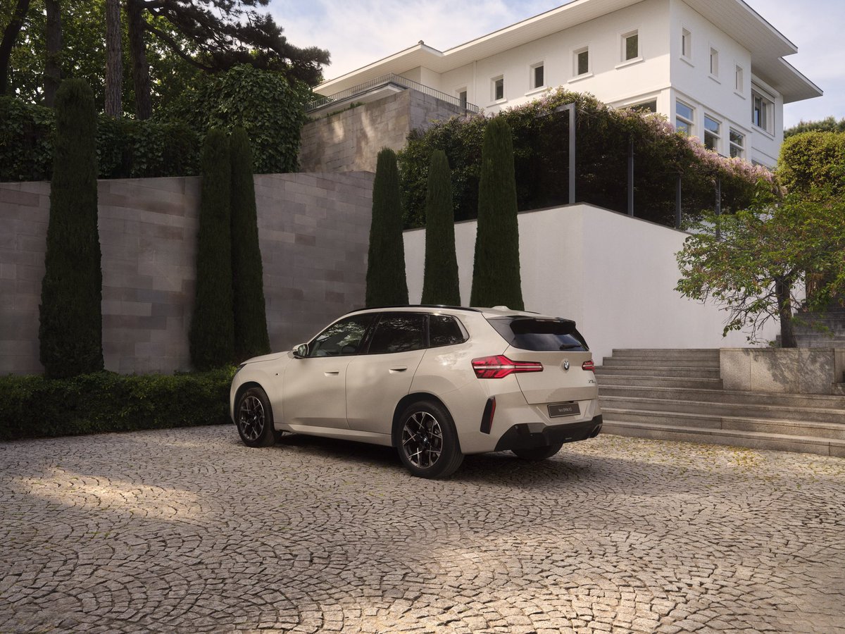 Mild hybrid-dizel motoru ile karakteristik X sürüş dinamiklerini sunan Yeni BMW X3, BMW Kavisli Ekranı ile de teknolojiyi konforla buluşturuyor. 

#HerAnBirHikaye