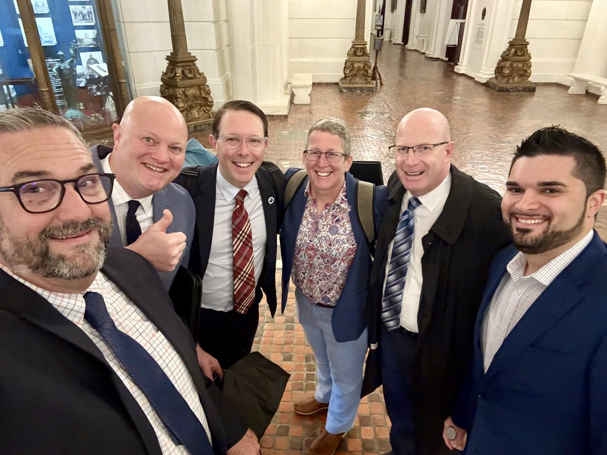 mfriedmanPGH's tweet image. What a year. 🎓✨
Grateful to complete a powerful year-long fellowship with EPLC—growing as a leader, deepening my policy lens, and building lifelong connections with equity-driven changemakers across PA.
The work continues—and I’m ready.
#EPLC #EdLeadership #K12Leadership…