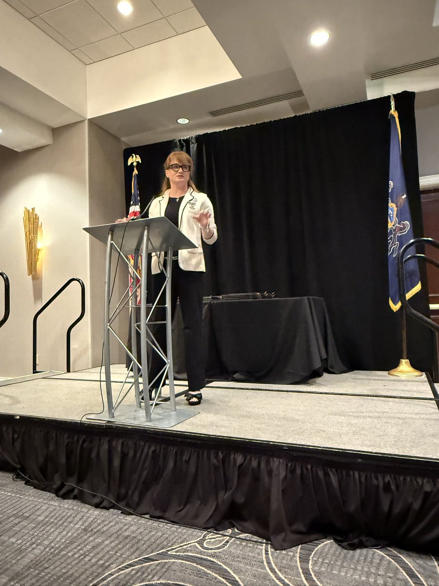 mfriedmanPGH's tweet image. What a year. 🎓✨
Grateful to complete a powerful year-long fellowship with EPLC—growing as a leader, deepening my policy lens, and building lifelong connections with equity-driven changemakers across PA.
The work continues—and I’m ready.
#EPLC #EdLeadership #K12Leadership…
