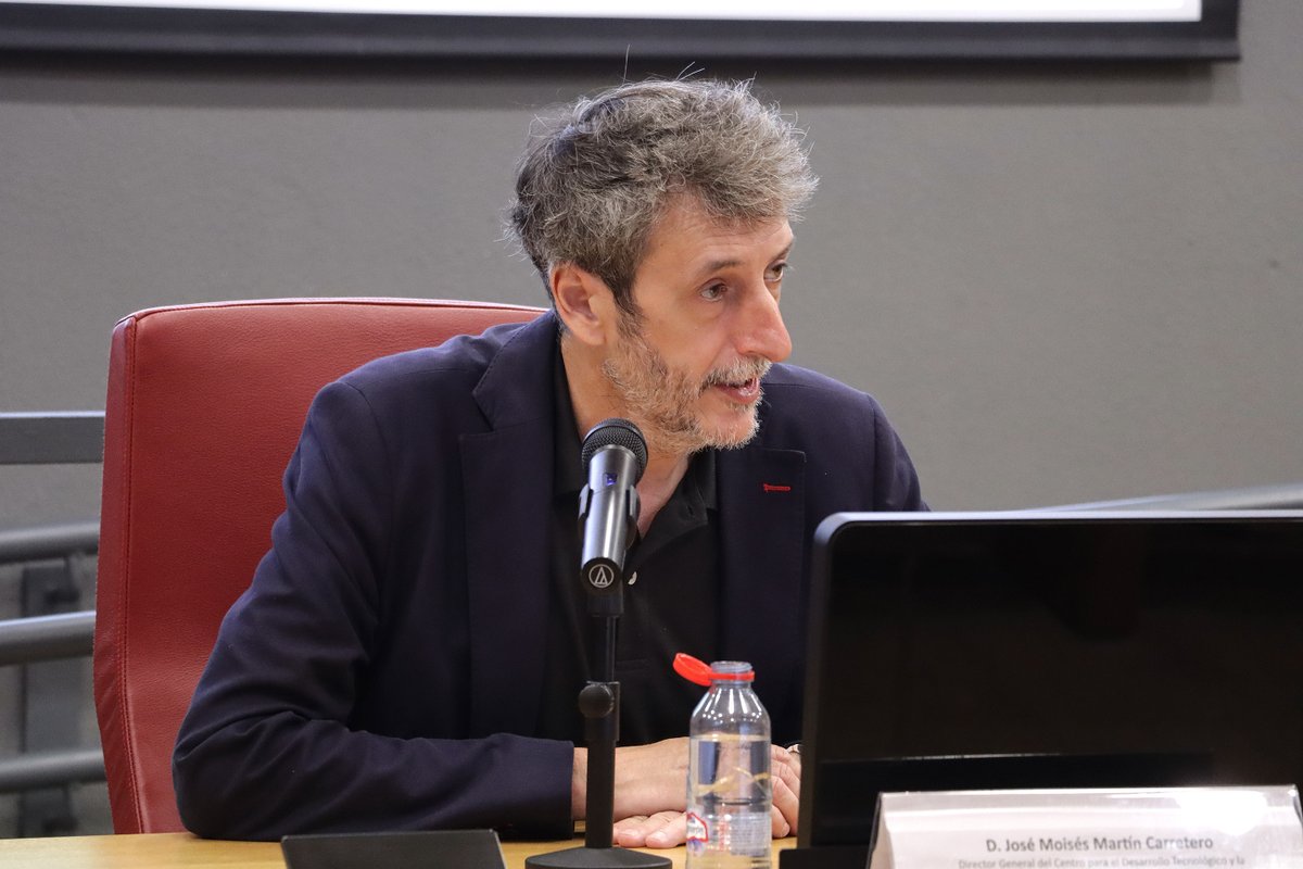 @CDTI_innovacion (@cdti_innovacion) on Twitter photo 📸 El DG del <a href="/CDTI_innovacion/">@CDTI_innovacion</a>, <a href="/jmoisesmartin/">J Moisés Martín 🇪🇺 🇺🇳</a>, ha participado hoy en las XVII Jornadas Internacionales de Política Económica organizadas por la <a href="/unisevilla/">Universidad de Sevilla</a>
🎙️En su intervención ha reflexionado sobre el papel de las #PolíticasPúblicas en las #tecnologías para una prosperidad 📸 El DG del <a href="/CDTI_innovacion/">@CDTI_innovacion</a>, <a href="/jmoisesmartin/">J Moisés Martín 🇪🇺 🇺🇳</a>, ha participado hoy en las XVII Jornadas Internacionales de Política Económica organizadas por la <a href="/unisevilla/">Universidad de Sevilla</a>
🎙️En su intervención ha reflexionado sobre el papel de las #PolíticasPúblicas en las #tecnologías para una prosperidad