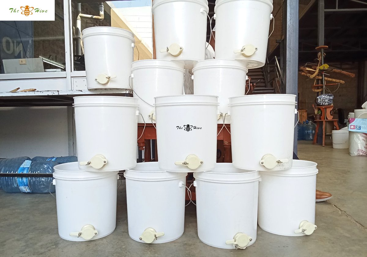 TheHiveLimited's tweet photo. Plastic Bucket with Honey Gate Available.
Preserve the #quality & natural #taste of your #honey with The Hive #honeybucket.
Features a convenient #honeygate for easy dispensing, making it the perfect solution for #beekeepers & honey sellers.
📞+254 706 349 748
#beekeeping #bee https://t.co/uXHdZHWhkz
