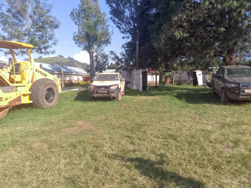 Voice Of Muhabura 88.9FM (@vomuhabura) on Twitter photo The current state of the vehicle attached to the office of the LC5 Chairperson <a href="/biziabby/">Abel Bizimana</a>. Councillors question the expenditure of Ugx30 million passed by Council to repair the district fleet. However, one of the prioritised vehicles remains in poor state.
📷 <a href="/dickenstwinomuj/">Dickens twinomujuni</a> The current state of the vehicle attached to the office of the LC5 Chairperson <a href="/biziabby/">Abel Bizimana</a>. Councillors question the expenditure of Ugx30 million passed by Council to repair the district fleet. However, one of the prioritised vehicles remains in poor state.
📷 <a href="/dickenstwinomuj/">Dickens twinomujuni</a>