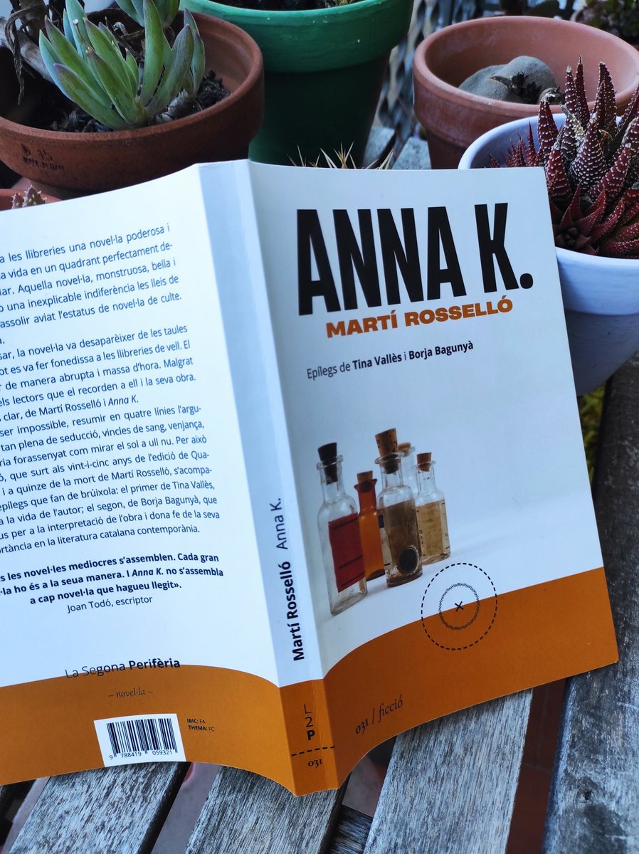 ladylibrorojo's tweet photo. Terminando mi reseña de #AnnaK #MartíRosselló @SegonaPeriferia para @tdetour 📨📨📨 https://t.co/mSlxHE8fdo