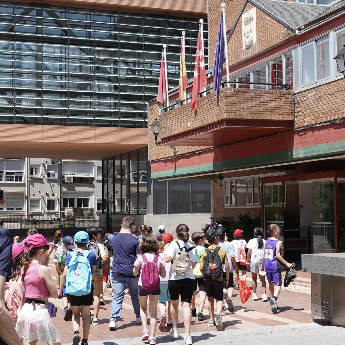 🚶‍♀️🚶‍♂️Desde los más peques hasta los mayores, caminamos hacia un #Alcorcón libre de humos en este Paseo Intergeneracional Cardiosaludable dentro de las actividades de la II Semana Sin Humo.

Cuidemos nuestra salud!