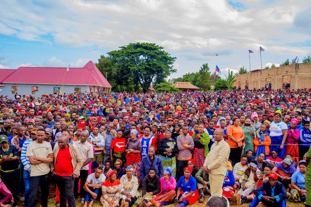 📍Karatu #Tanzania
Another massive CHADEMA rally in a key rural town which is in the Northern Tourism belt 
The message of #NoReformsNoElection is resonating deeply what is missing is that little extra push and we are good to go 🔥
Yaani na limkutano lao la mbogamboga wananchi