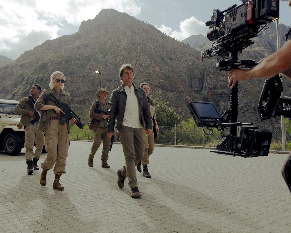 Tom Cruise tweet media