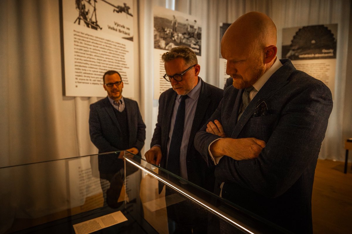 📚Unikátní výtisk knihy mého oblíbeného autora.

Originál můžete vidět v Muzeu literatury do soboty.

Rozhodně doporučuji! 👍