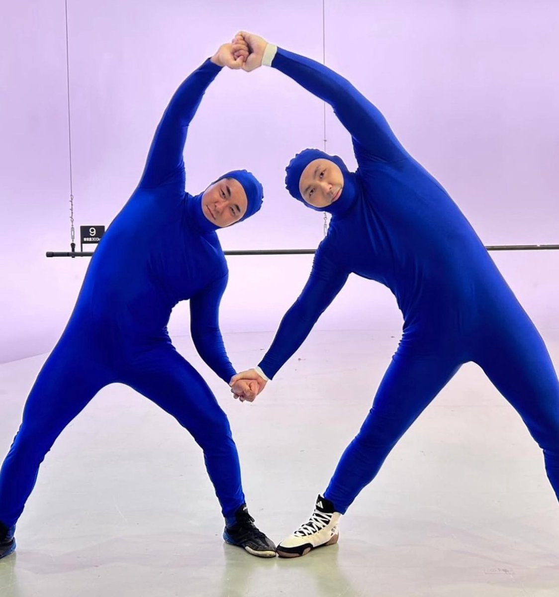 gonna tell my kids this is the Blue Man Group