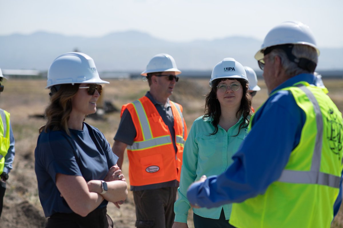 UTPortAuthority's tweet image. From landfill to opportunity: UIPA just kicked off the North Temple remediation project with a symbolic first scoop.
"This isn’t just a cleanup—it’s a comeback."
Cutting-edge tech, community impact, and a bold vision for the west side.