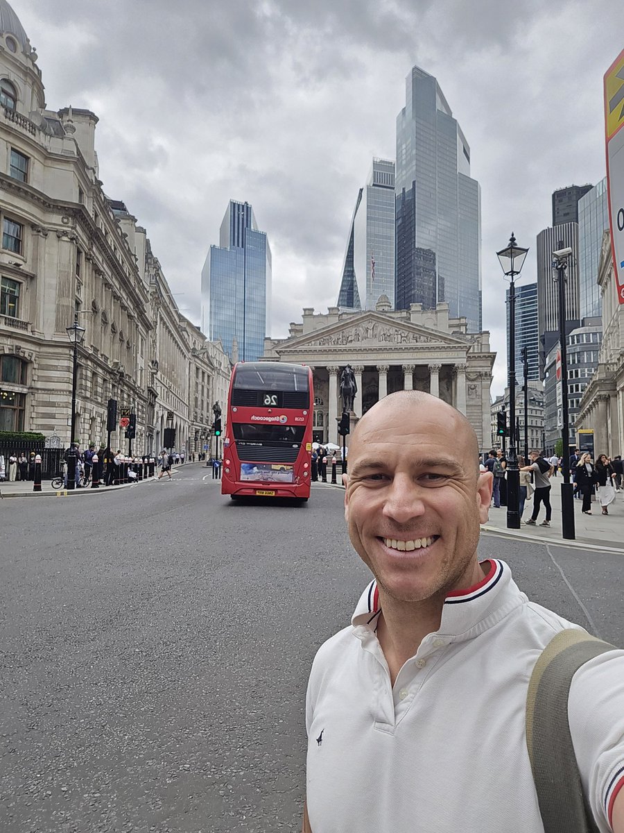 WackyChainer's tweet image. This week officially marked the beginning of a new chapter in my life 📖

One where I will finally dedicate myself to doing something I truly enjoy 🤓

One where I start applying my skills to helping others 🤝

One where I widely spread positivity &amp;amp; help people build a…