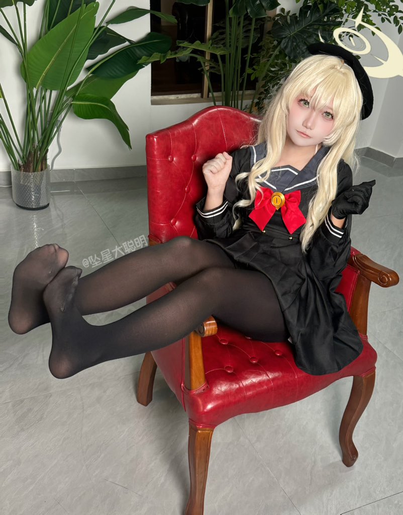 黃桃味小孩~
#bluearchive #ニヤニヤ教授 #蔚藍檔案