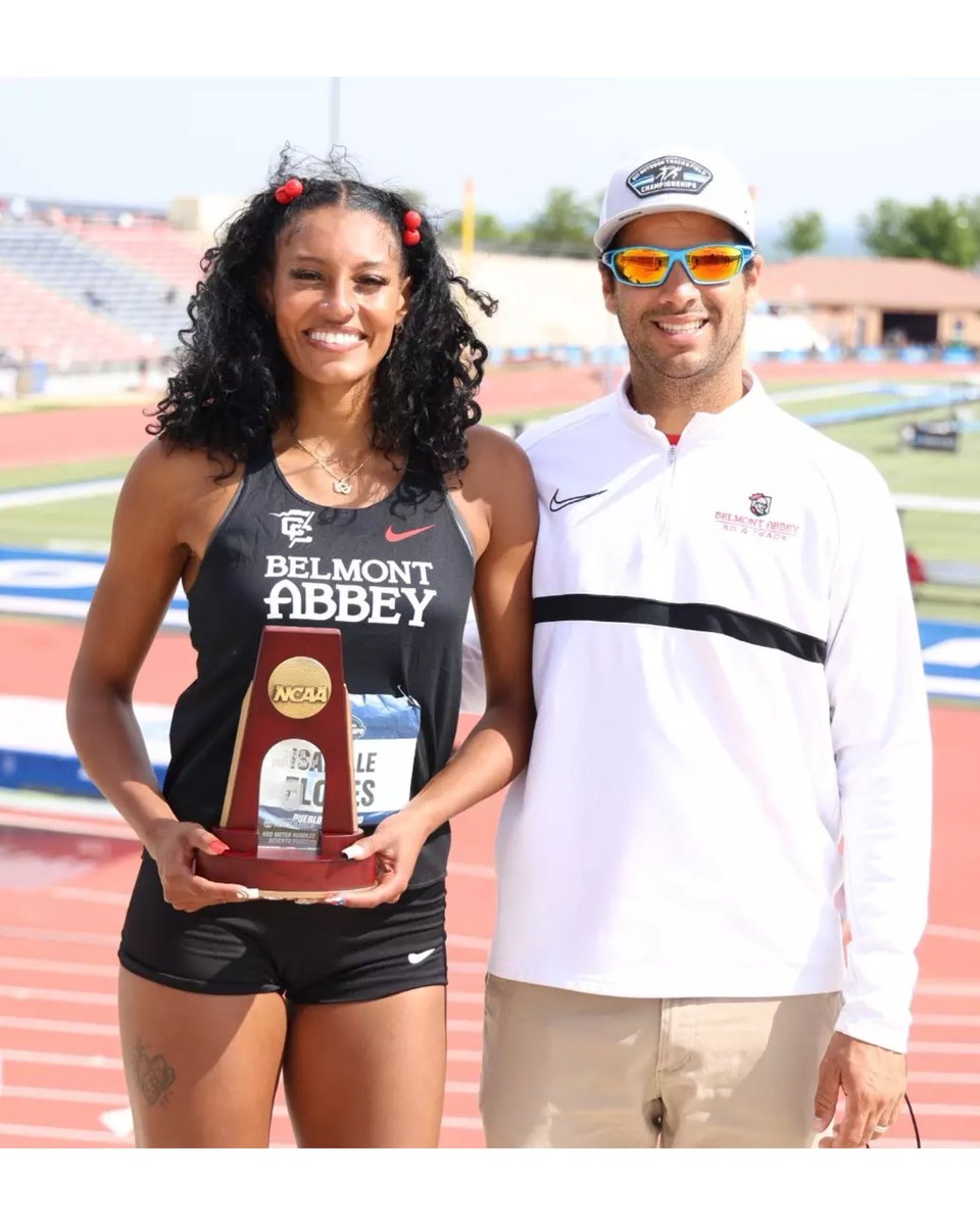 Flores earns All-America! 🇺🇸🎉

Isabelle Flores ends her career with a 7th-place finish in the 400m Hurdles (59.21) — breaking her own school record at NCAA Championships.

🎓 3x NCAA qualifier
🇺🇸 3x All-American
🏆 13x All-Conference
🥇 5x Conference champ
🔥 8x All-Region