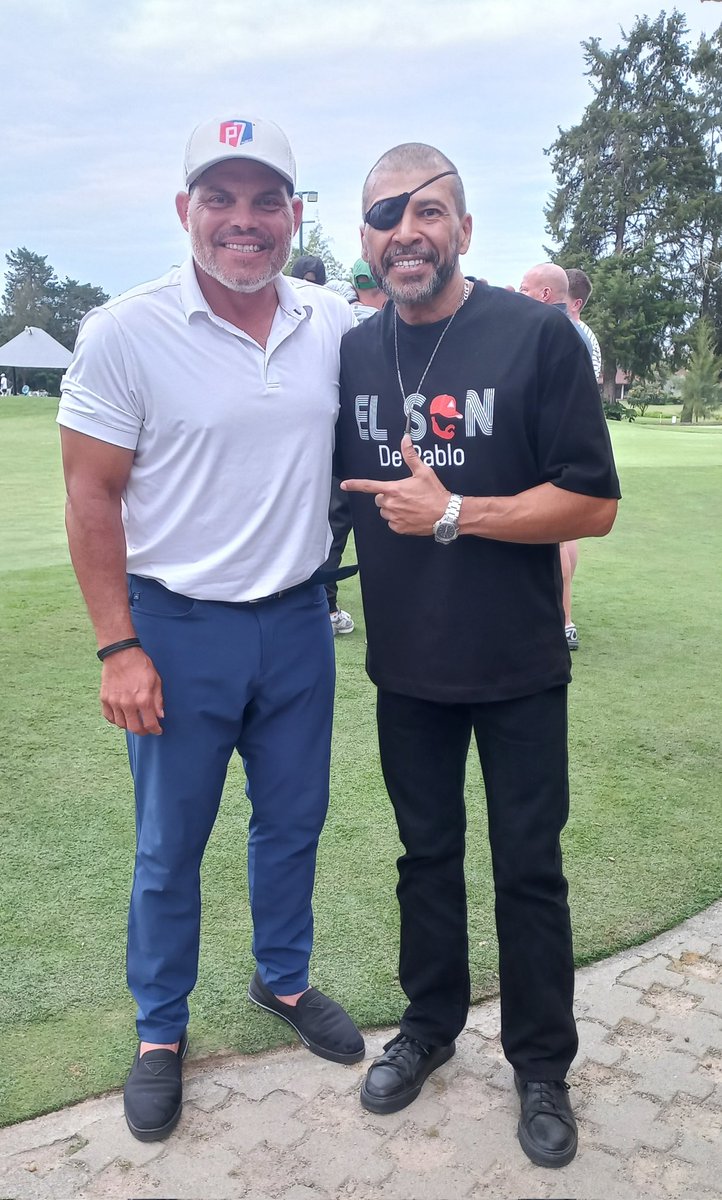 Gustavo Gerardo (@_gustavogerardo) on Twitter photo #tbt
Con esta leyenda (Iván Rodríguez) del béisbol profesional de #PuertoRico y de las grandes ligas. <a href="/Pudge_Rodriguez/">Ivan Pudge Rodriguez</a>
Tuve el gusto de conocerlo hace unos meses atrás, y admiré más allá de sus números, y su trayectoria, su sencillez, humildad, y don de gente. #tbt
Con esta leyenda (Iván Rodríguez) del béisbol profesional de #PuertoRico y de las grandes ligas. <a href="/Pudge_Rodriguez/">Ivan Pudge Rodriguez</a>
Tuve el gusto de conocerlo hace unos meses atrás, y admiré más allá de sus números, y su trayectoria, su sencillez, humildad, y don de gente.