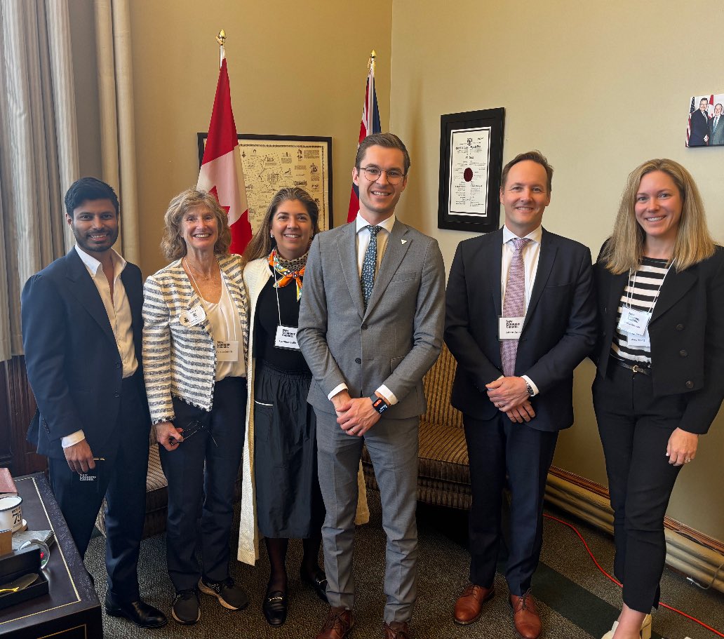 Alexa_Young's tweet image. Our #GettingThingsBuilt cross-Canada tour stopped by Queen’s Park yesterday where the New Economy Canada team, members and partners met with Ontario MPPs of all stripes, staff and civil servants to share ideas on how to:

➡️ Keep growing investment in Ontario’s clean economy
➡️…