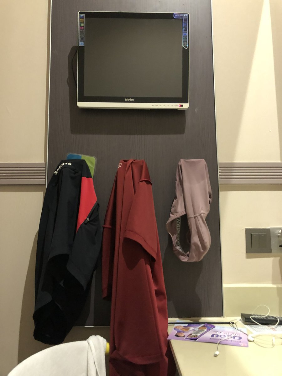 เสื้อผ้าหลังตีแบ็ด เหงื่อท่วมตัว เปียกยันไข่