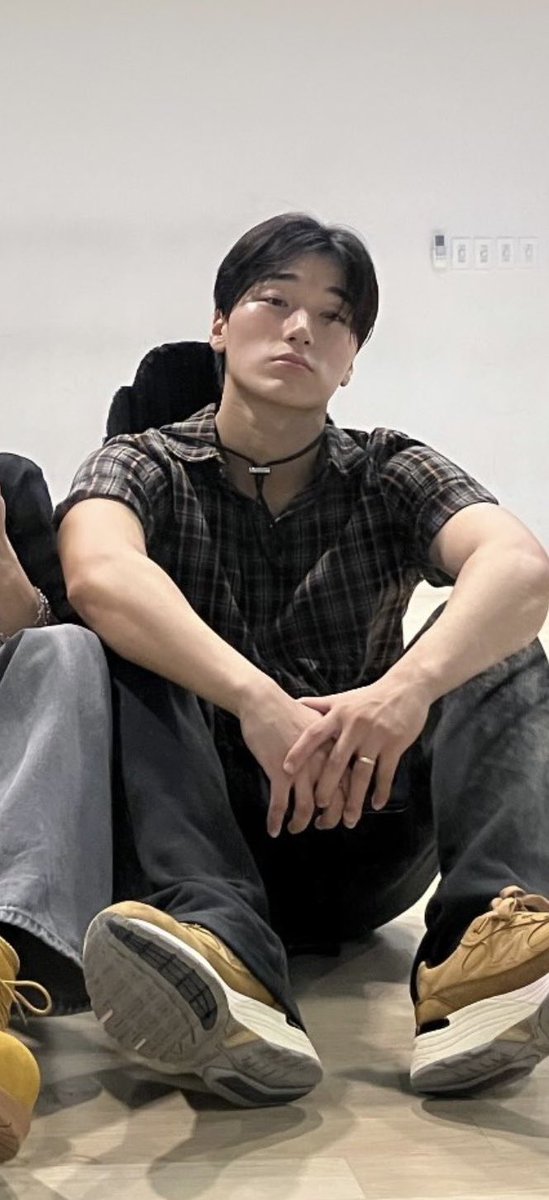 “bro!”                                             “bro?! i'm your
                                                            husband!”