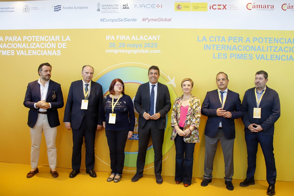 Última jornada del Congreso Go Global 🌍

👉 José Ignacio Torreblanca pide normas comerciales estables ante la incertidumbre.

👉 Carlos Mazón destaca 37.000M€ exportados en 2024. Iniciativa de IVACE+i y Cámaras CV con apoyo de ICEX.

#GoGlobal2024