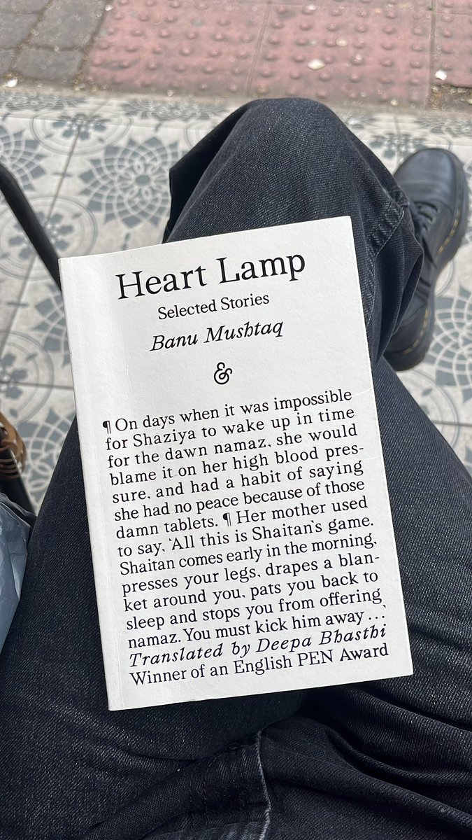 tashurkevich's tweet image. Such a beautiful/sad book @BanuMushtaq. I need a few days to breathe after each short story. And what a gorgeous translation by Deepa Bhasthi.
