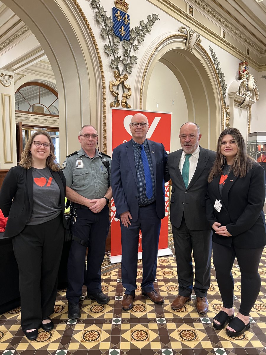 Mario Asselin (@marioasselin) on Twitter photo Je souhaite remercier <a href="/cdube_sante/">Christian Dubé</a>, ministre de la Santé de s'engager avec <a href="/coeuretavc/">Cœur + AVC</a> qui était présent aujourd'hui à l'#AssNat et qui nous invite à s'intéresser aux signes VITE de l’AVC, coeuretavc.ca/avc/signes-de-…. Je souhaite remercier <a href="/cdube_sante/">Christian Dubé</a>, ministre de la Santé de s'engager avec <a href="/coeuretavc/">Cœur + AVC</a> qui était présent aujourd'hui à l'#AssNat et qui nous invite à s'intéresser aux signes VITE de l’AVC, coeuretavc.ca/avc/signes-de-….