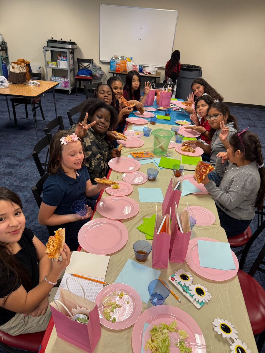 Our last "Girls Club Luncheon" of the year🩷

<a href="/AliefISD/">Alief ISD</a> 
<a href="/marlomolinaro/">Dr. Marlo Molinaro</a> 
#WeAreAlief
#boonebears