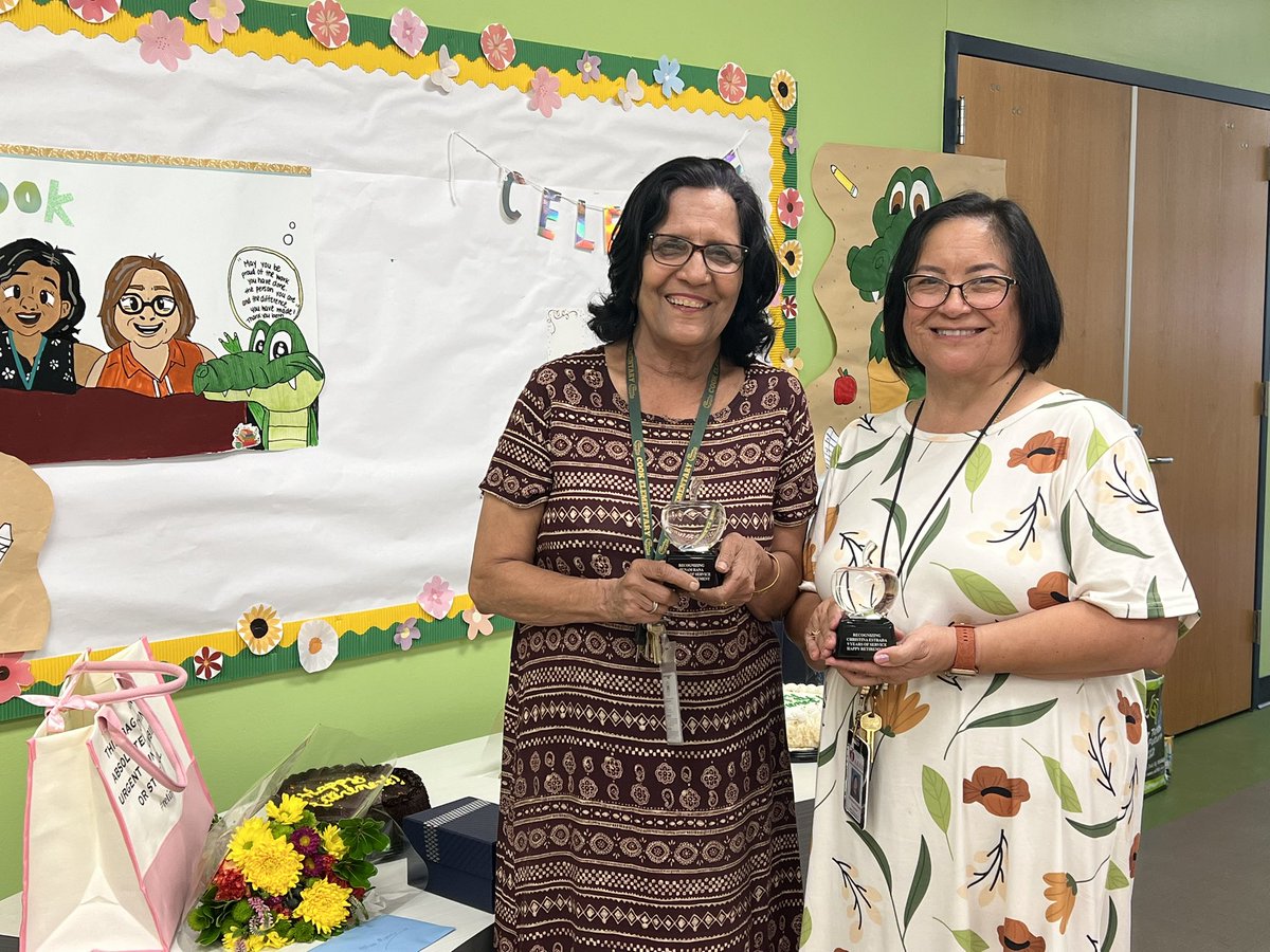 cookcrocs's tweet image. We had a great time celebrating our amazing teachers as they begin their next journey! Happy retirement Ms. Estrada and Ms. Rana! Thank you for your service and we wish you the best! 💛💚🐊💚💛 #TeacherForLife #NoMoreMondays @Cook_Principal