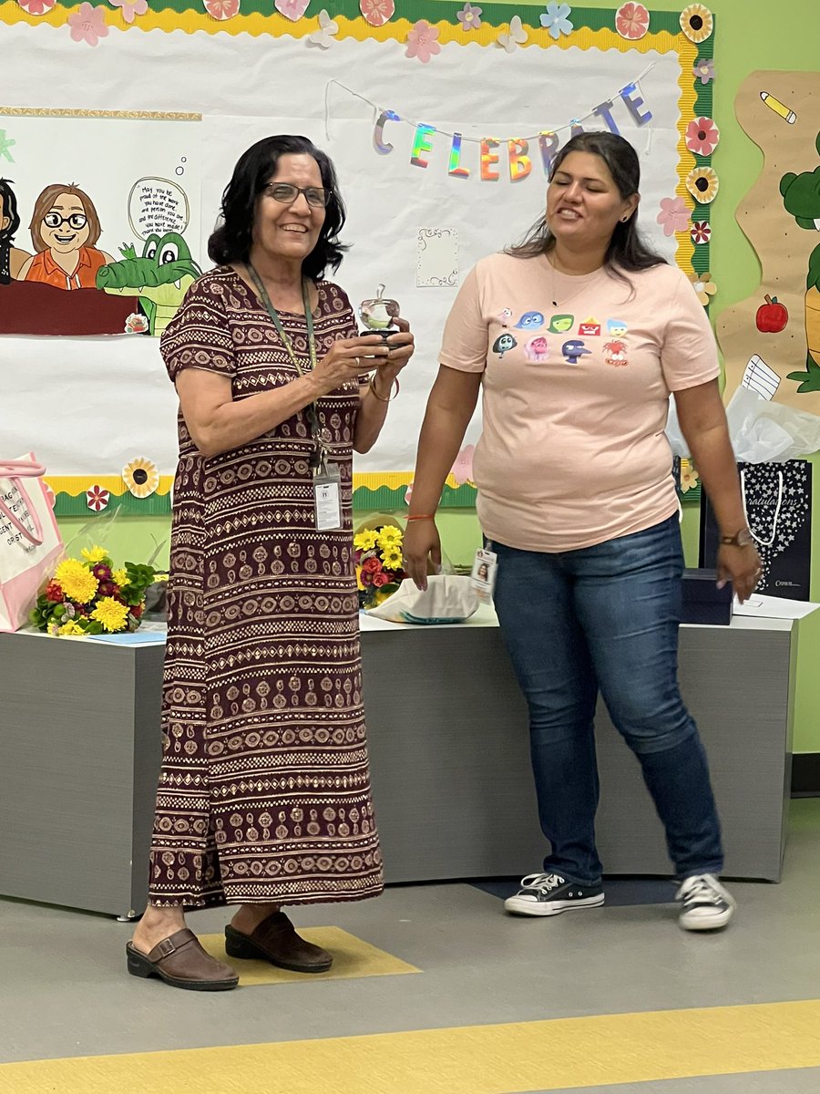 cookcrocs's tweet image. We had a great time celebrating our amazing teachers as they begin their next journey! Happy retirement Ms. Estrada and Ms. Rana! Thank you for your service and we wish you the best! 💛💚🐊💚💛 #TeacherForLife #NoMoreMondays @Cook_Principal