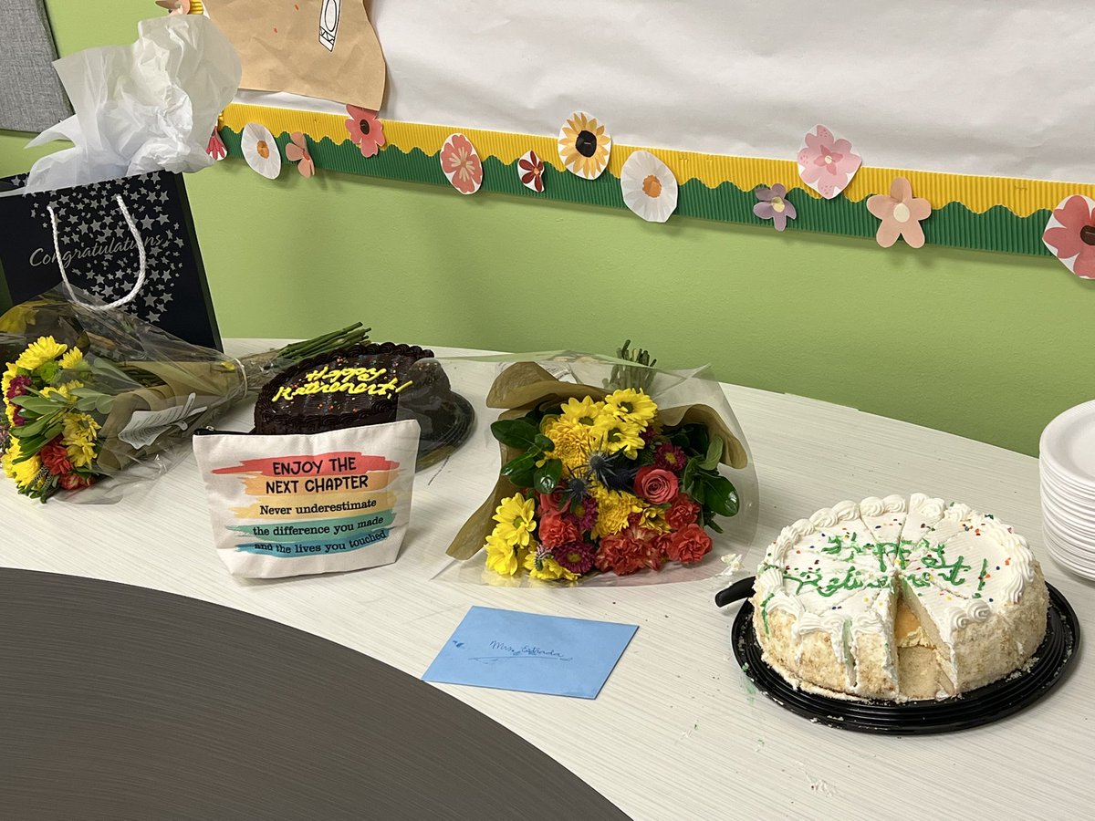 cookcrocs's tweet image. We had a great time celebrating our amazing teachers as they begin their next journey! Happy retirement Ms. Estrada and Ms. Rana! Thank you for your service and we wish you the best! 💛💚🐊💚💛 #TeacherForLife #NoMoreMondays @Cook_Principal