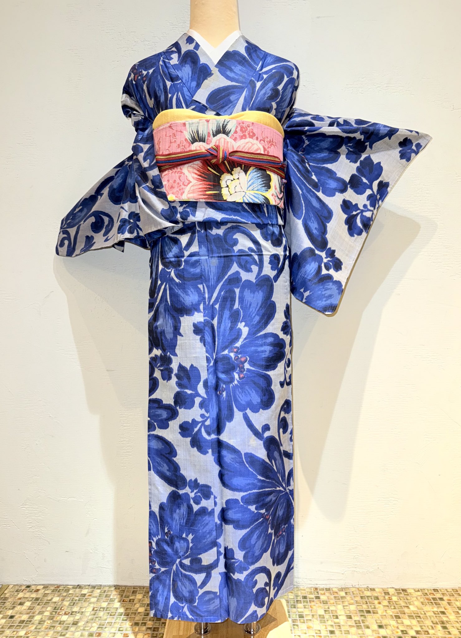 さんかく(Sankak) | 過日のキモノin川越。 伊勢崎銘仙の華々さん