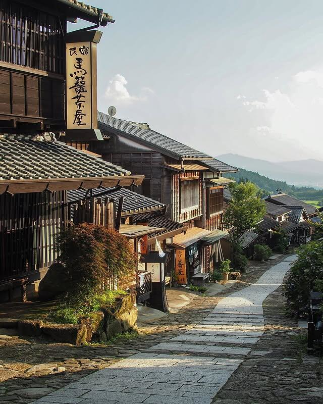 一歩一歩が歴史の文脈を踏んでいるようです😀