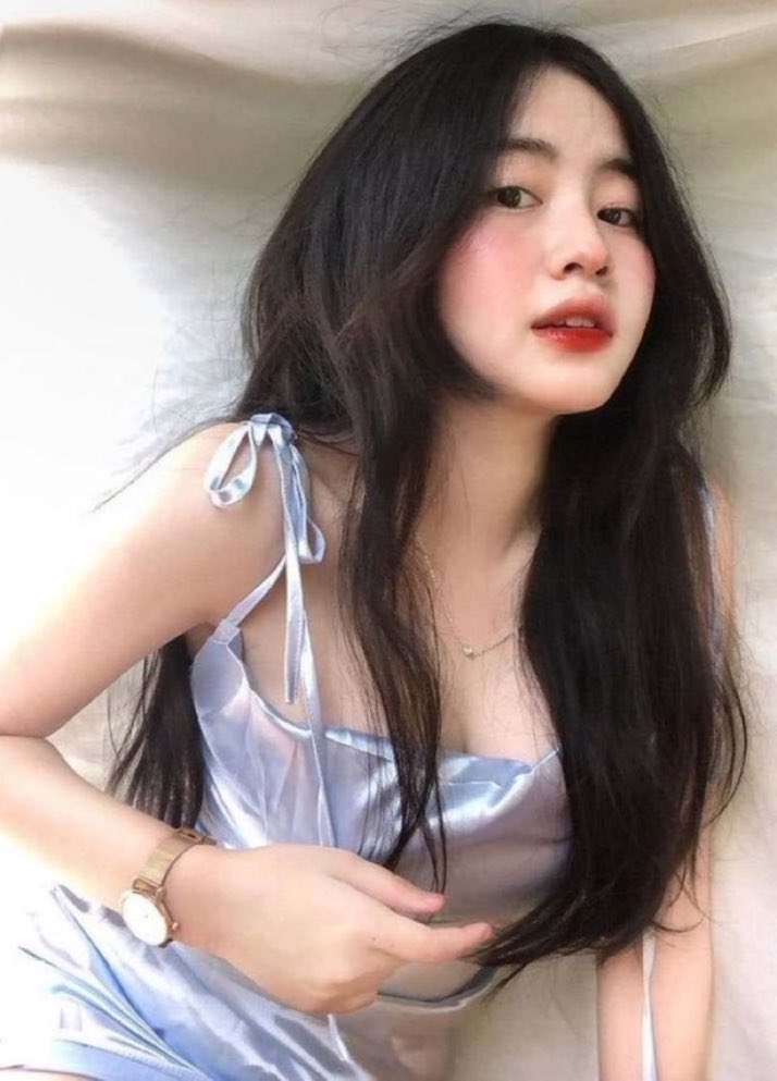 Hằng Mon tweet media