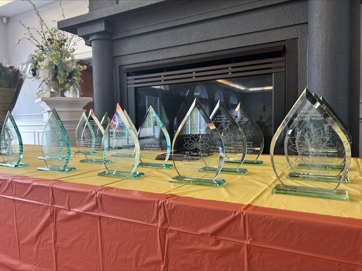 NorthSimcoeVS's tweet image. On May 15, NSVS joined the OPP and other VS orgs for the Victims &amp;amp; Survivors of Crime Week Awards Ceremony! Huge congrats to our amazing volunteers Ashley, Paige &amp;amp; Tiffany for being recognized for their dedication &amp;amp; compassion! 👏💙 #VictimsWeek #Gratitude #VolunteersRock #NSVS