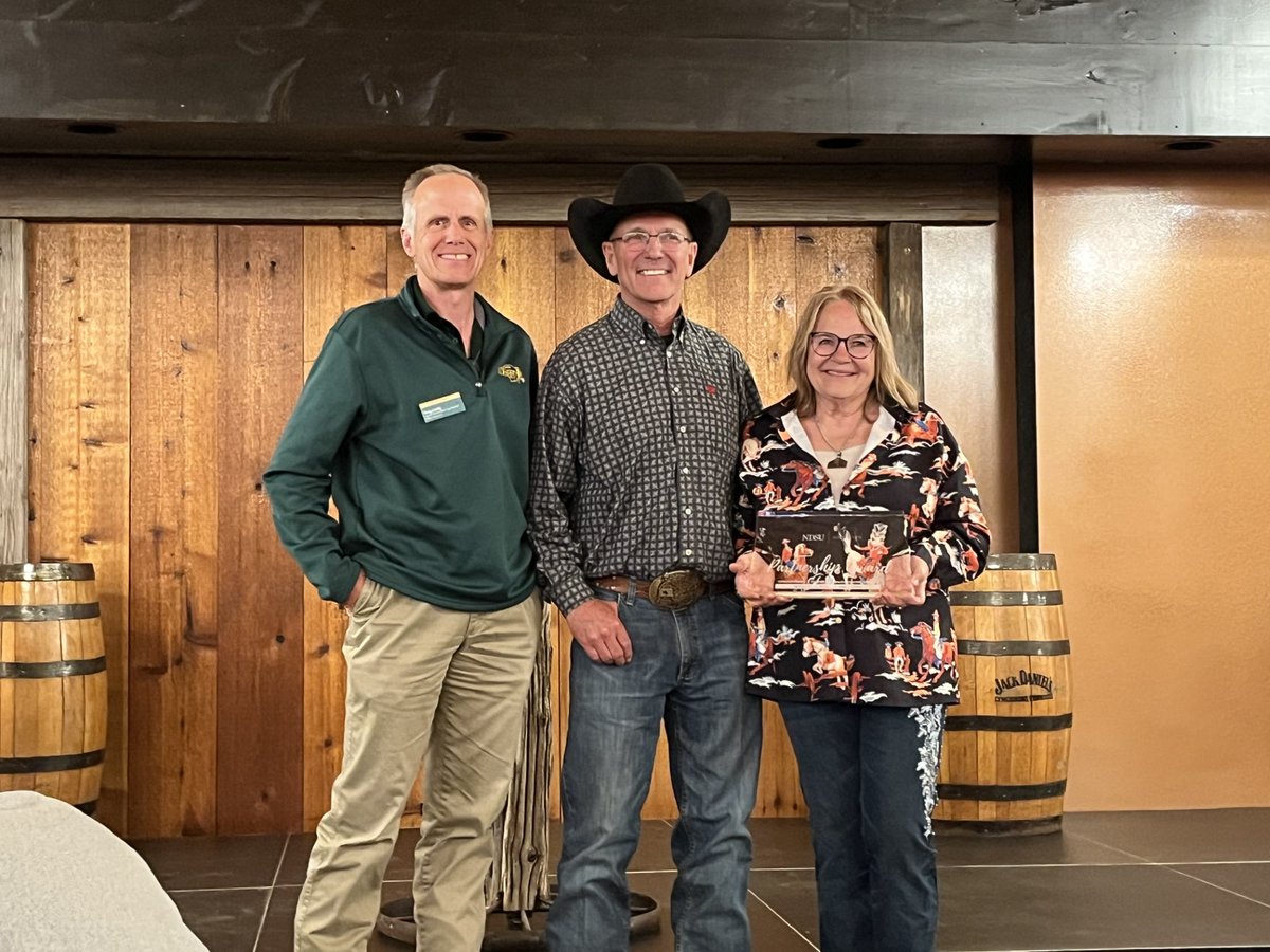 NDSU_SNRS's tweet image. Black Leg Ranch received the 2025 SNRS Partnership Award! Black Leg encompasses everything about SNRS: range, soils, entomology, wildlife, and natural resources management. Thank you to Jerry and Renae Doan and Shanda Morgan for your valued partnership!
#NDSU #NDSUCAFSNR