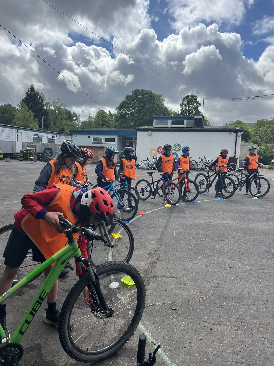 FintryPrimaryG63 tweet media