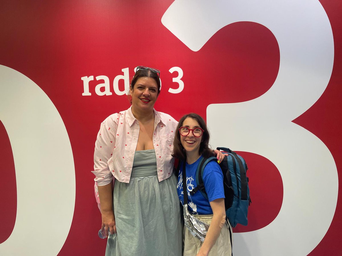 Hoy Empieza Todo 2 (@het2_radio3) on Twitter photo Ya disponible el programa de hoy en nuestra web 👇
rtve.es/play/audios/ho…
🎭'Gordas, lisiadas y mamarrachas' con <a href="/Coria_Castillo/">Coria Castillo</a> y <a href="/anetomarchessi/">Anna Marchessi Riera</a>
📖'Autorretrato en espejo convexo' de John Ashbery <a href="/VisorLibros/">Visor Libros</a>
📗'Luis Eduardo Aute: Me va la vida en ello' <a href="/MglFedz/">Miguel Fernández</a> Ya disponible el programa de hoy en nuestra web 👇
rtve.es/play/audios/ho…
🎭'Gordas, lisiadas y mamarrachas' con <a href="/Coria_Castillo/">Coria Castillo</a> y <a href="/anetomarchessi/">Anna Marchessi Riera</a>
📖'Autorretrato en espejo convexo' de John Ashbery <a href="/VisorLibros/">Visor Libros</a>
📗'Luis Eduardo Aute: Me va la vida en ello' <a href="/MglFedz/">Miguel Fernández</a>