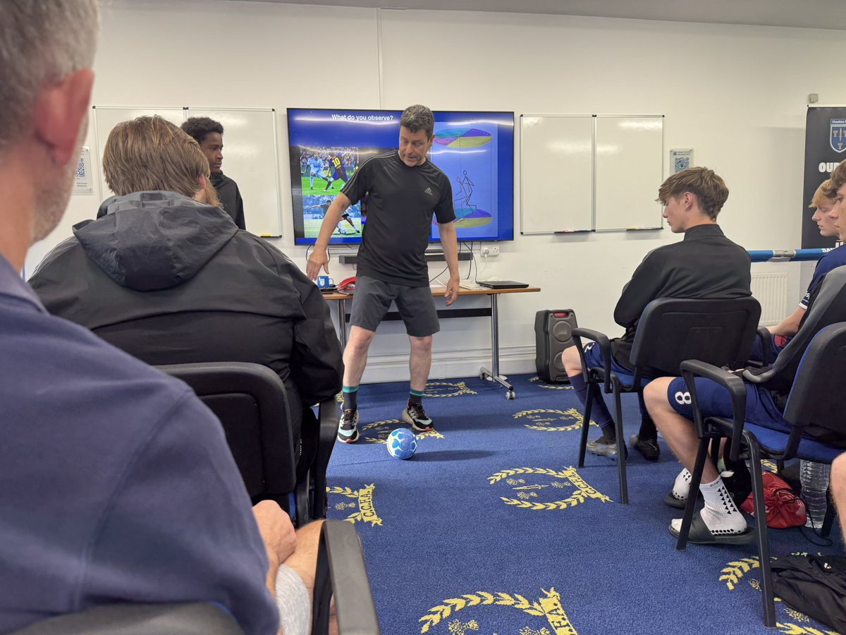 Wordenmike's tweet photo. Top quality CPD hosted by @Cheshire_FA and run by the excellent @Paulmcg8 and @MP_Coaching_1 . Under the Microscope. Fantastic detail. Seen some of this stuff online but good to see it live including demonstrations by Paul in the classroom! https://t.co/yJCYKfDK4p