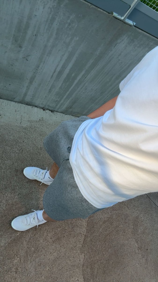 mtslr12's tweet photo. Votre maître est de retour pour un maximum de contenus mes salopes 🔞😏💸
#soumis #maitre #findom #dogmaster #domination #dressage #fetichistes #dick #unlock https://t.co/wKNKepibJl